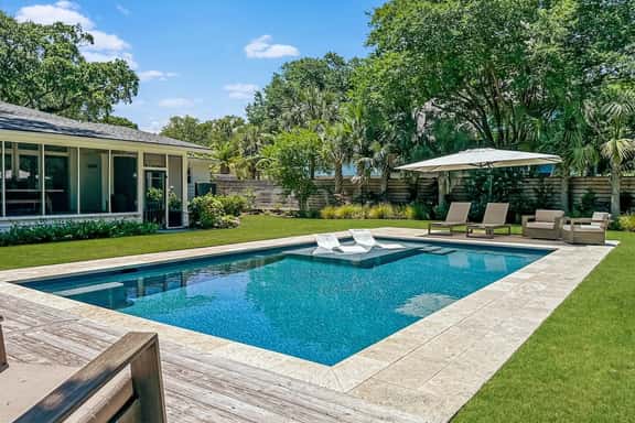Tucked In - 18 26th Avenue - Image 1