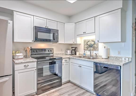 Oceanside Villas 104A - Sand Piper Walk - 1400 Ocean Blvd 104A - Image 2