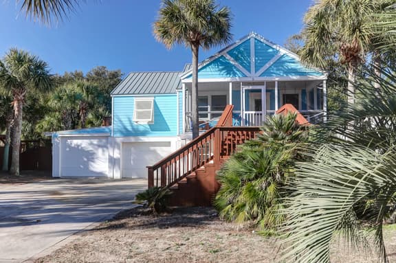 The Blue House 4 BR home w/ Hot Tub, Pets Allowed - Image 1